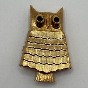 Avon Gold Owl Brooch with Green Eyes